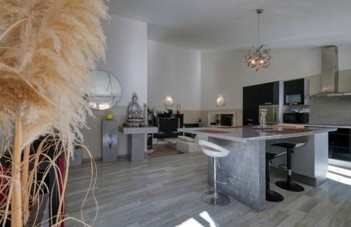 Black & White - Foto 2