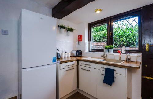 Spacious 4-Bed House Near Wigan Warrington - Foto 17