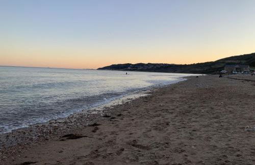 Church Cottage, Charmouth - Photo 25