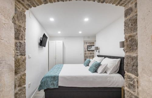 Heritage apartman Geza in centar with private parking - Photo 3