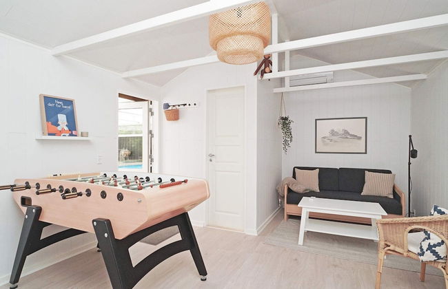 8 Person Holiday Home in Hojby - Foto 18