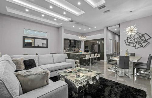 Luxury 6BR Villa w Pool & Cinema 4mi to Disney - Foto 41