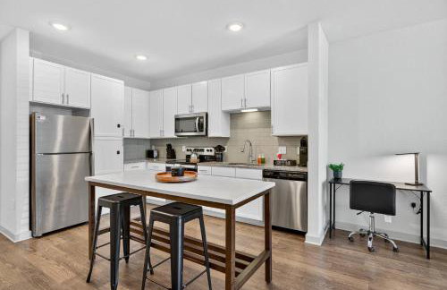 Stylish 1BR Apt| King Bed| Pool | Close to Beach - Foto 4