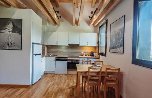 Chimenea y cocina moderna, encanto rústico con confort - Aüt 3 - Foto 11