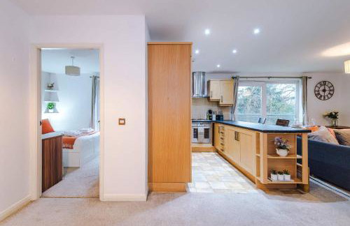Sleek 2BR Altrincham Home Parking Near Station - Foto 16