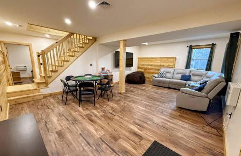 31R Brand new log home on quiet side street in Bethlehem, close to Main Street! 20 min to skiing - Foto 70