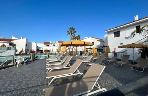 Lovely newly refurbished 1 Bedroom Flat Minutes From Sandy Beach,private terrace - Photo 15