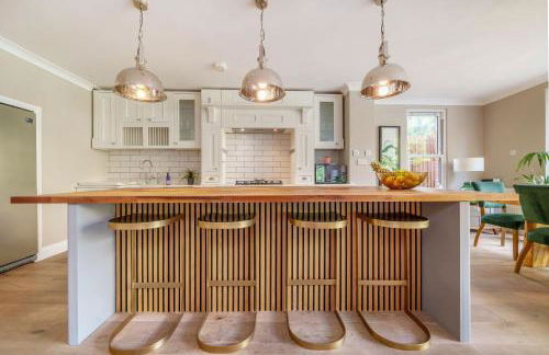 Stunning 3B2Ba Huge entertaining space and hottub! - Foto 4