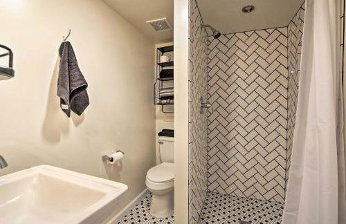 Remodeled Historic Farmhouse about 20 Mi to KC! - Foto 16