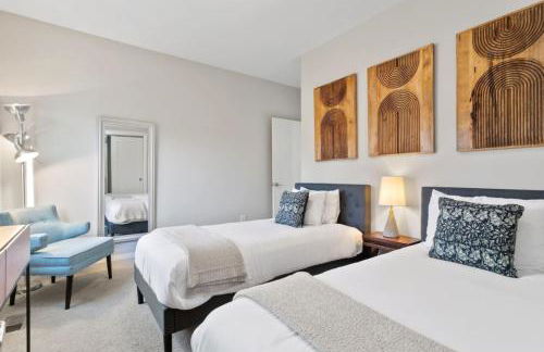 Downtown w Rooftop Deck 4 Bedrooms 3 Baths - Foto 30