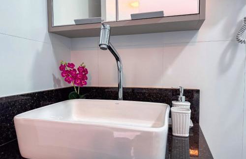 Studio Moderno c/ Piscina e Garagem - Foto 19