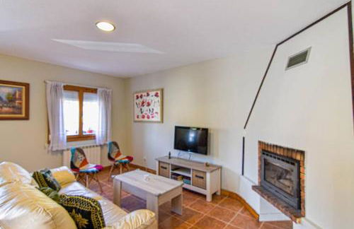 Cómodo y coqueto chalet con jardín en Argoños - Foto 7