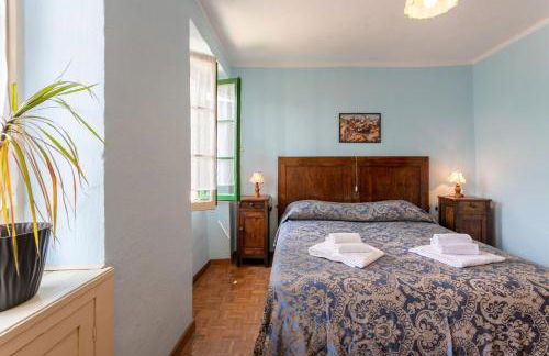 Sciura Elena's Terrace With Lake, Mounts & Valley by Halldis - Foto 33