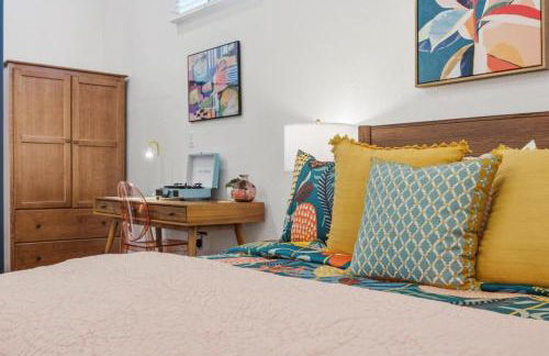 The Ella Stylish King Studio in LaVilla Pool - Photo 21