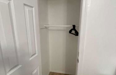 Entire Cozy Apartment Fully Renovated Modern Style - Foto 11