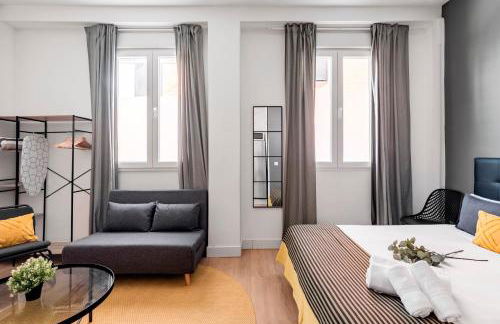 Charming Lucero - Foto 7