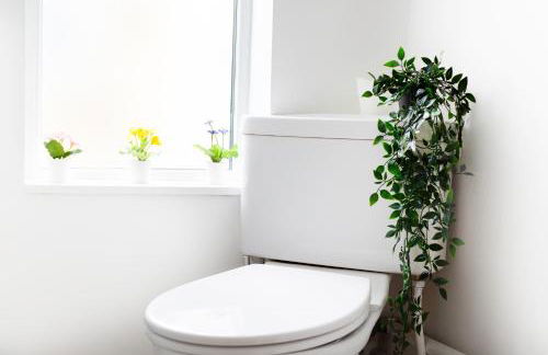 4 Bedrooms Spacious House With 2 Bathrooms Free Parking - sleeps up to 10 guests - Foto 51