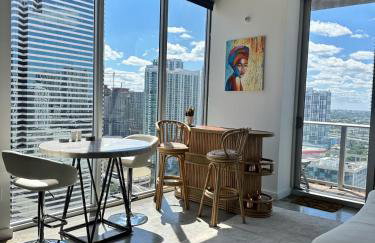 Art-filled Loft 180 Views, Rooftop Pool, Parking - Foto 27