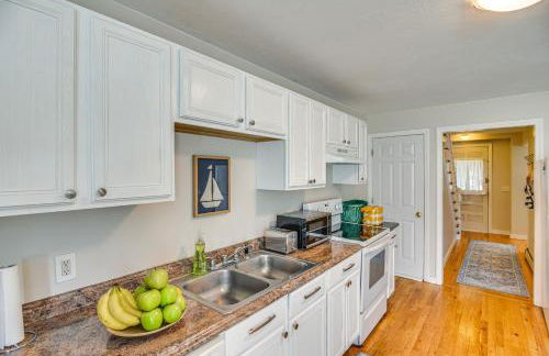 Wakefield Escape Walk to Downtown and Near Beaches! - Foto 9