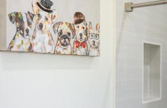 Cozy Modern Home w Full Kitchen & Parking - Foto 23