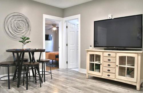 Updated Lakewood Retreat! - Foto 9