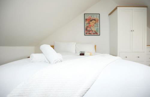 Gloucester Rd By N And N Stays, Newly Refurbed 6 Bed all ensuite house by N And N Stays Ltd, Perfect for contractors and Corporate stays, Close to YTL Arena Site, Pvt Parking for Vans and and work vehicles, Wifi - Foto 42