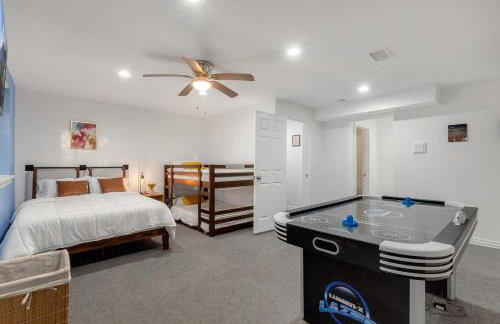 Lakefront Retreat Sleeps 15 Starlink Internet - Foto 24