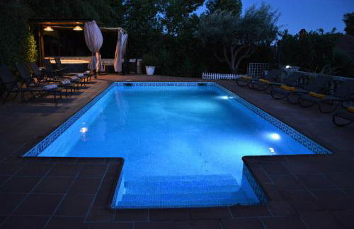 Villa Sitges Ilusión 15 minutes by car from Sitges Sleeps 16 people XXL swimming pool - Foto 62