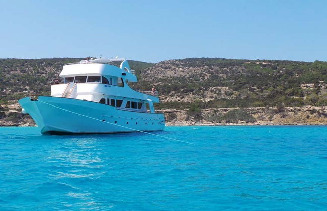 Paseo en barco por el Lago Azul - Foto 2