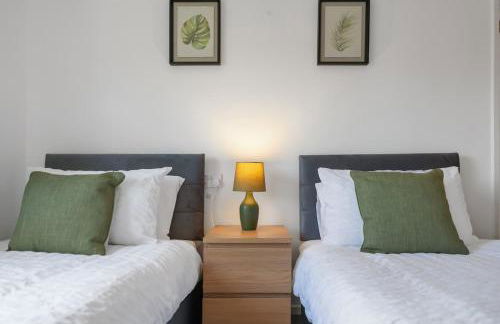 Awesome Games Room House! East Midlands Airport, Donington Park, with FREE parking - Foto 19