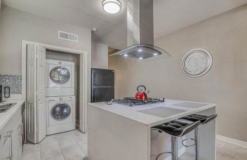 Close to All, Restful Duplex A in Downtown, UTEP, Hospitals - Foto 19