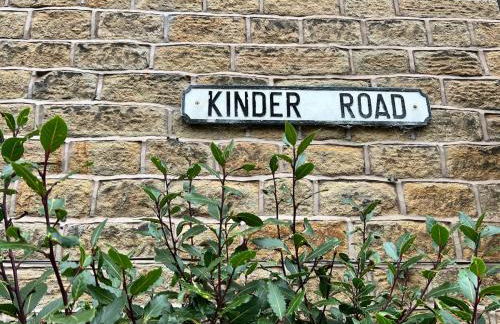 Old Betting Shop for 3 & Furry Friend - Photo 35