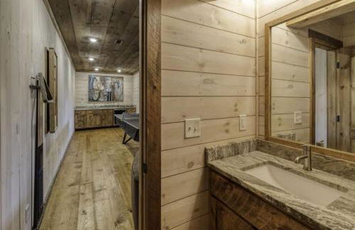 Modern Rustic Cabin with Sprawling Views and Hot Tub - Foto 34