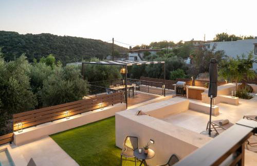 Pavlina Villa , a hidden gem with heated pool and ping pong! - Photo 64