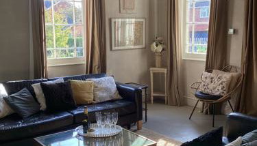 Basils Bolthole - Photo 5