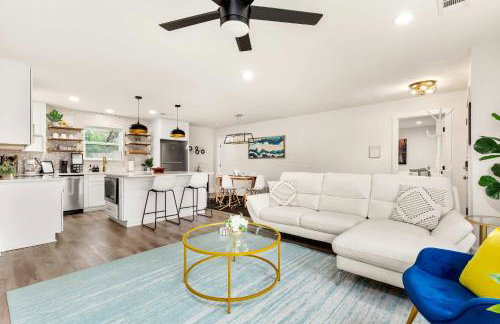 Manchaca 4 bedroom sleeps 10 Pool and Hot tub - Photo 21