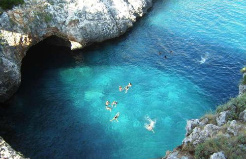 Villa nel Salento - Ampie camere e giardino, fino a 10 persone - Foto 2