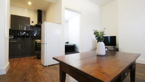 1 bedroom flat, next to Train ST - Foto 2