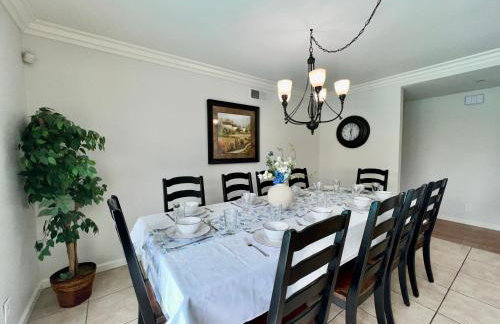 Large Family Pool Home 2.5 Miles To Disney w/3 King Beds!!! - Foto 16