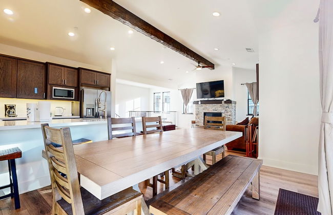 An Adventure of a Lifetime- 3 Bdr, 5 Min to Skiing - Foto 9