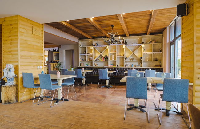 Cornelia Deluxe Residence - Photo 3