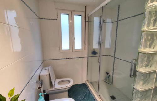 Precioso chalet 4 habitaciones con Piscina comunitaria - Photo 15