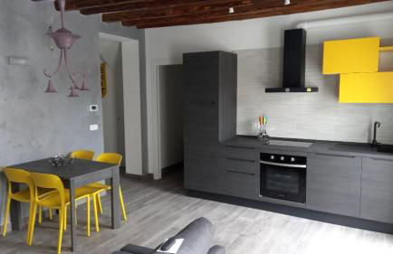 YELLOW GARDEN - Photo 3