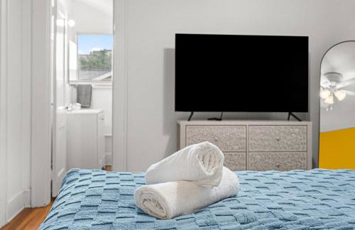 Charming 4BR Retreat in Arlington Sleeps 12 NearDC - Foto 26