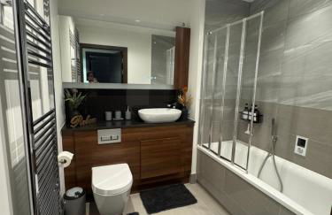 Luxury Apartment in Dartford - Photo 14