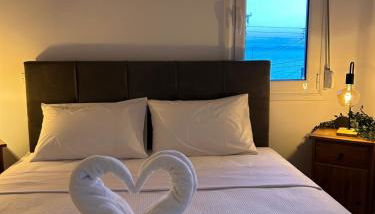 Sunny Modern Beach Retreat Steps from the Shore - Foto 1