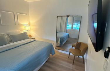 The Most Desired Summer Retreat with Private Pool Just 5 Minutes from the Beach - Foto 23