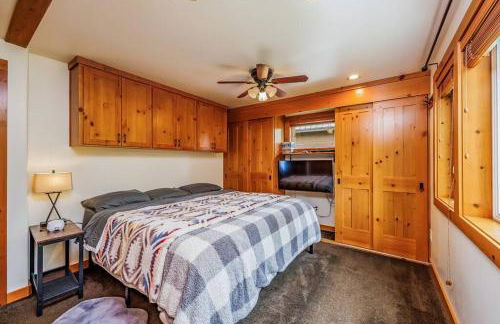 Walk-In Skiing/Tubing Across at Summit East - Foto 30