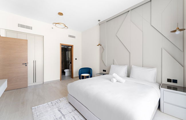 Luxurious 1 Bedroom Retreat With Pool gym and Game - Photo 9