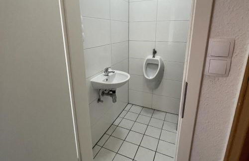 Fully equipped Apartment with Balcony in Duisburg - Photo 19